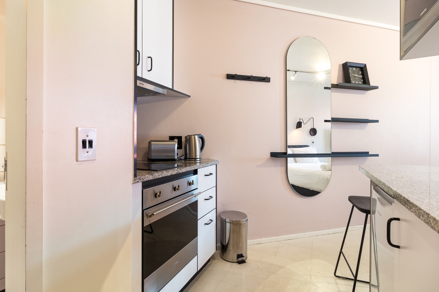 1 Bedroom Property for Sale in Sea Point Western Cape